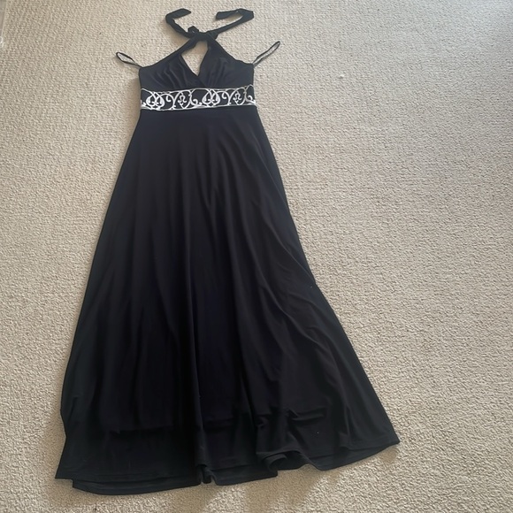 Tie-Neck Open-Back Maxi Dress - Picture 11 of 14